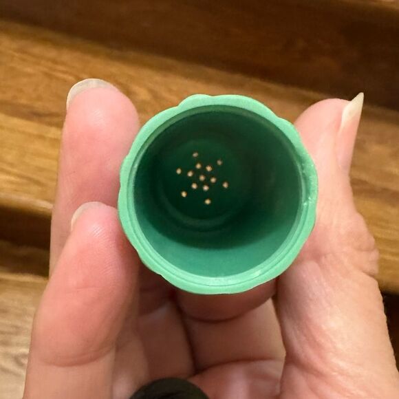 Vintage Bonny ware mint green Salt Shaker Art Deco style salt or pepper shaker. - Picture 10 of 12